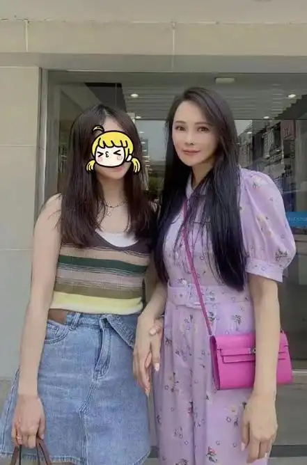 伊能静怀三胎身材走样?少女脸遭指大妈身材,引发网友热议!