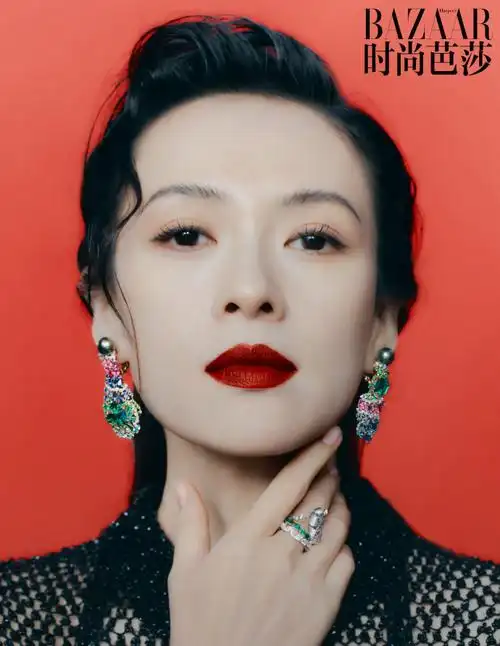 上高级珠宝,再度登封芭莎的章子怡超话也再次成为芭莎封面最多的艺人