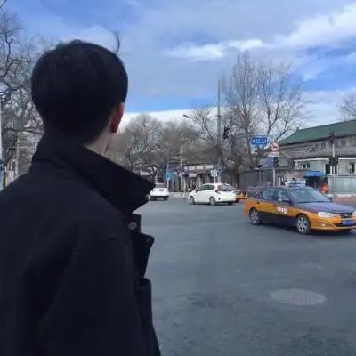 适合30岁男人用的成熟稳重微信头像往事埋风中