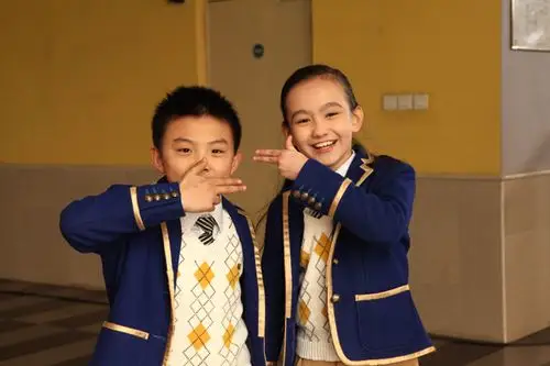 求解答,小演员郑伟 喜不喜欢 童星香奈儿