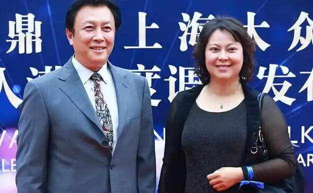 唐国强家的两面风景孙涛vs壮丽娃天壤之别的生活大揭秘