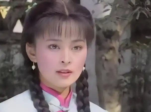 演员何音:前夫和现任丈夫都比她小,她离婚与再婚都是为了儿子