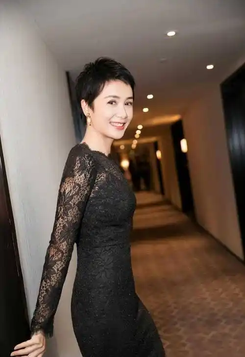 眼万年的短发美女,郭采洁孙俪袁立,个个美出新高度_演技_造型_女明星