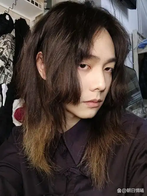 长发男之有无刘海判若两人 怎么办最近想留全发了,刘海一两个星期就要