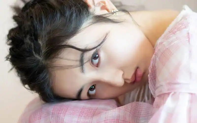 张子枫粉嫩甜美高清桌面壁纸