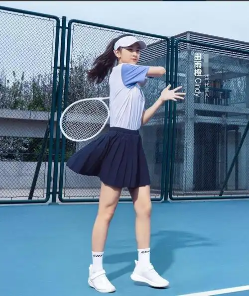 田亮女儿田雨橙首次参加国际网球赛事,首秀即赢得比赛