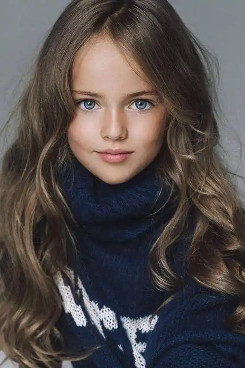 的小女孩kristina pimenova因美貌而爆红,甚至为称为「全球最美女孩」