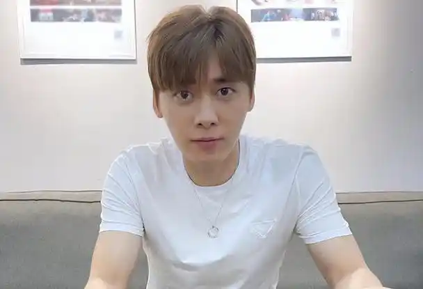 苦心经营多年的"男神"人设崩塌,李易峰该何去何从