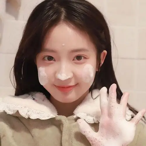 想求各位妹妹赐我这个大龄女青年一个绿茶头像