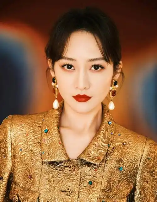 原创王鸥的拖鞋成焦点近况曝光