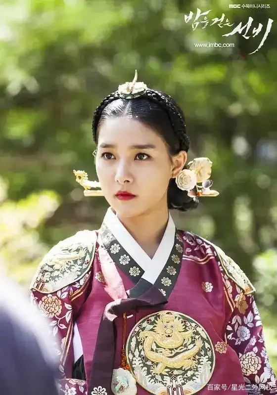 为啥韩国古装剧中,女性一条辫子盘起来的头发,发量咋如此惊人?