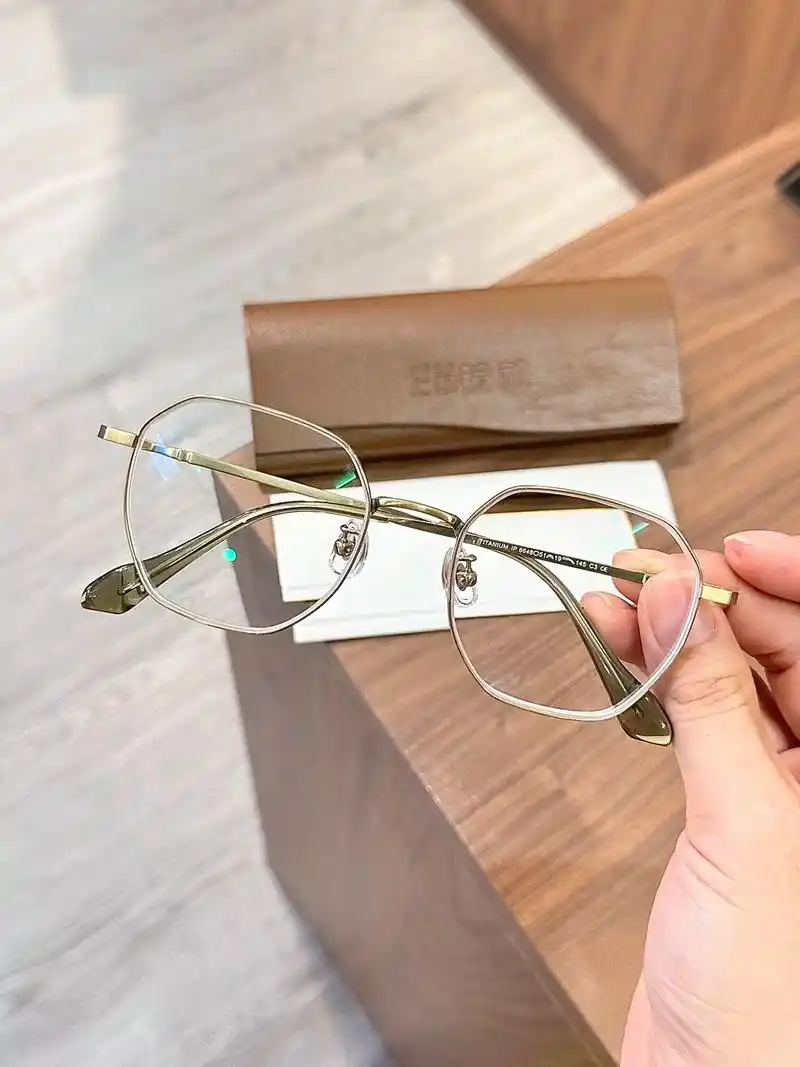 谁能拒绝气质的金丝边眼镜? 商务不失贵气,低调尽显奢华! # - 抖音