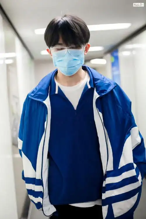 易烊千玺电影蛮荒禁地##易烊千玺电影小小的我##四字 易烊千玺 yyqx