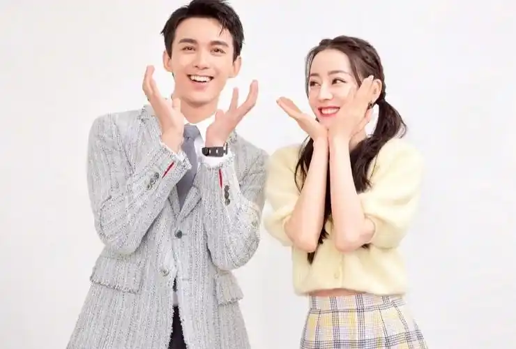 迪丽热巴吴磊合拍海报,无论是戏里还是戏外,两人cp感十足呀!