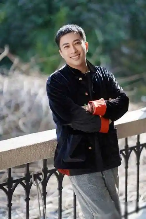 于正再谈减肥话题,晒多张精修自称瘦8斤,还要再瘦15斤:2_明星_身体