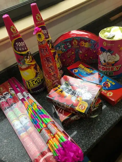 烟花是春节必备产品之一,我也对它情有独钟,而我也买了这么多