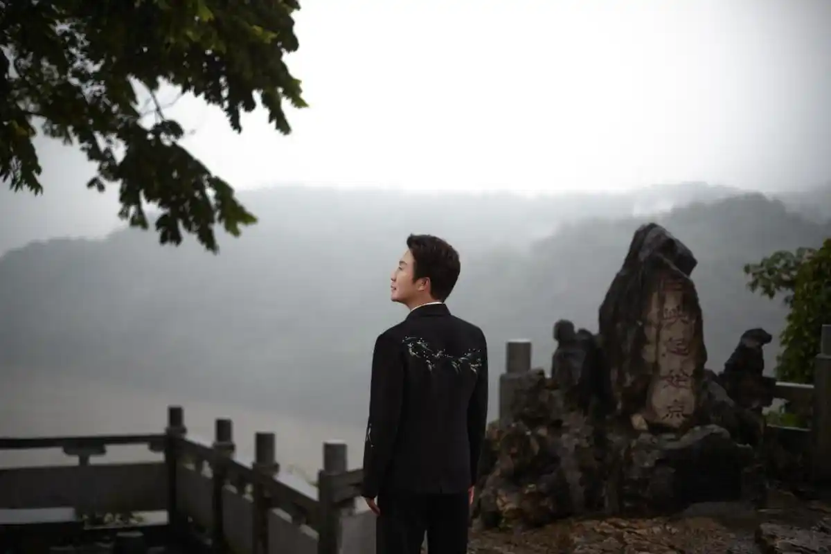 李玉刚《华夏》长江版mv上线,实景拍摄颂华夏之风