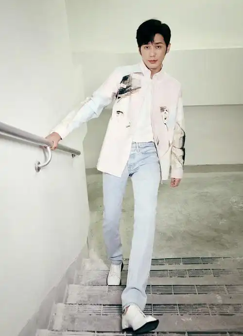 白宇绝了我的妈 看完沉真想了解白宇的可以看看主楼的视频 太棒了