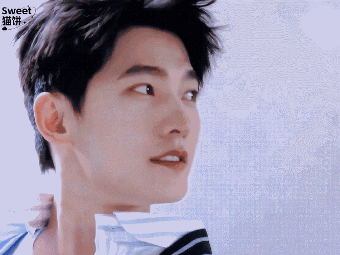 好爱杨洋的这种动态视角,感觉隔着屏幕对视了一样05 一些男友感