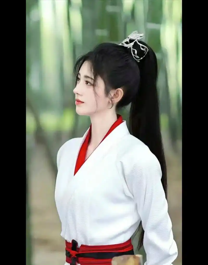 鞠婧祎古装总被吐槽?没有花里胡哨的发饰会好看很多.