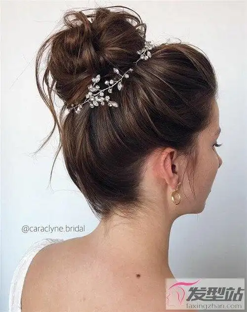 30岁女士适合的盘发优雅高贵低调内敛