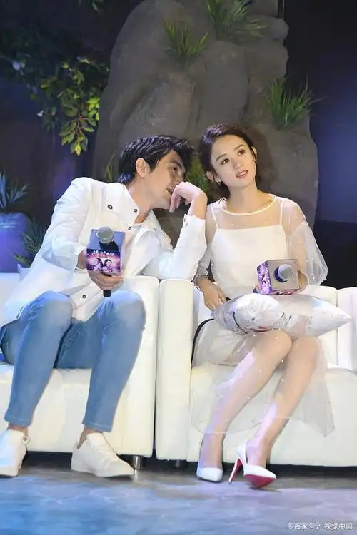 林更新和赵丽颖配一脸