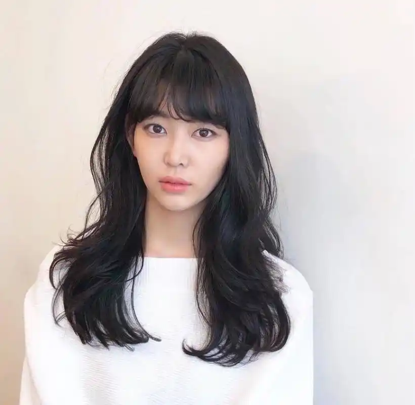 2020年大热的"梅花烫"发型,洋气,减龄,大部分女生都适合!