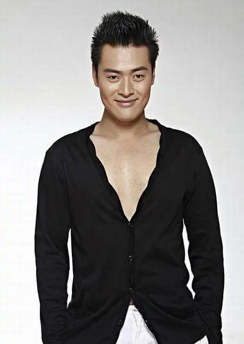 国内首个80后影帝因拍戏时意外不慎双目失明因此患上抑郁症