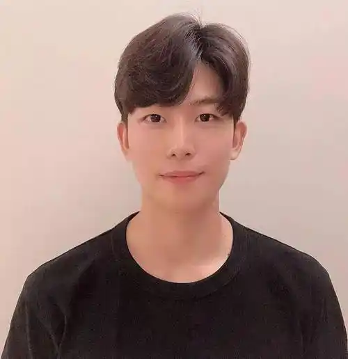 男生三七分烫发发型