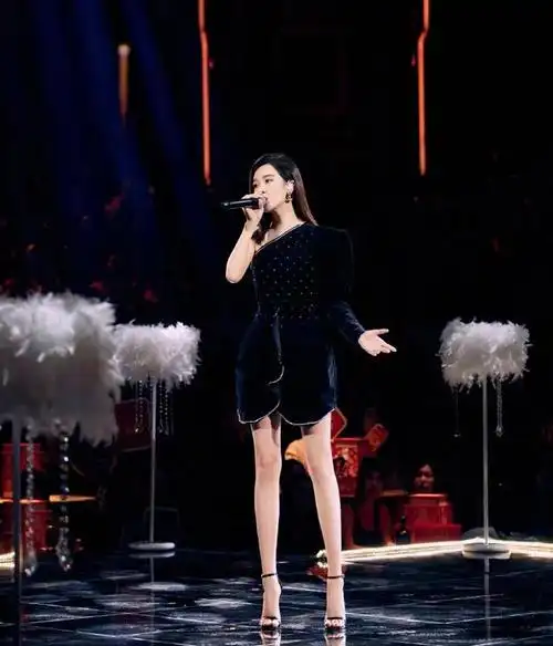 郁可唯,1983年10月23日出生于四川省成都市,她身高1米68,2009年参加