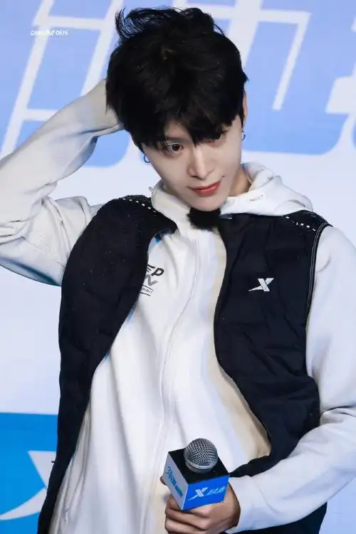 范丞丞特步品牌代言人##范丞丞直播