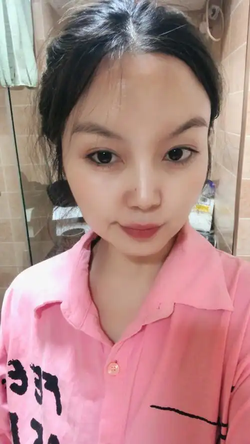 女人的脸必须要洗的干干净净 皮肤才会更好 嘻嘻97