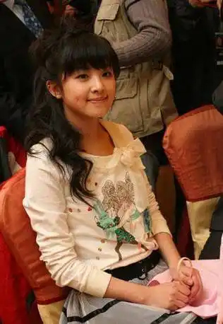 张含韵:曾经的"超女"季军,可爱了30年,刘德华是她"大恩人"