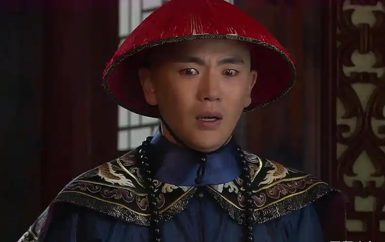 《甄嬛传》里的温太医,张晓龙,但水平参差不齐,古装剧的文化短板还是