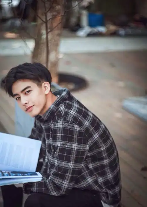 淡颜系男明星和浓颜系是什么区别? - 知乎