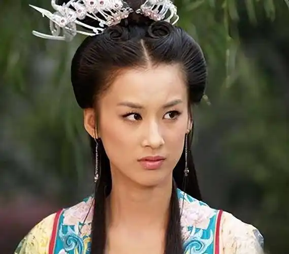 杨子被无良记者吐槽长得丑,拿600万为黄圣依赎身,却陷分手风波_陶虹