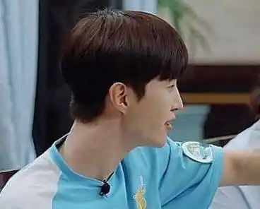 在一个综艺节目中,范丞丞说自己的理想型是倪妮,鞠婧祎当时有何反应?