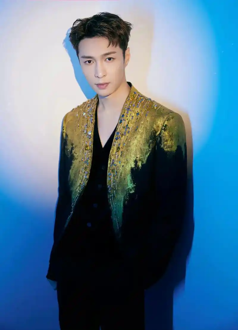 我的高清壁纸 #张艺兴 #情人节快乐 - 抖音