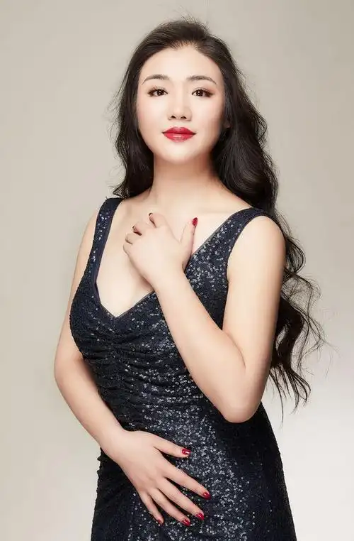 由旅法女中音歌唱家李颖带来的音乐会——可可61香奈儿的音乐清单