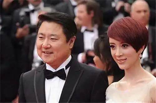 博纳影业老总是 于冬个人资料照片家庭背景前妻臧黎璐现任妻子金巧巧