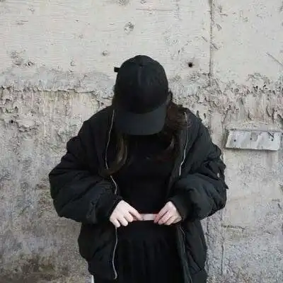 炫酷女生霸气十足不露脸头像