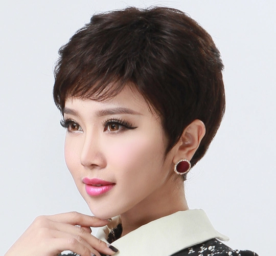 短发非常的青春又洋气,短发的造型减龄效果也是非常的好,这一款假发