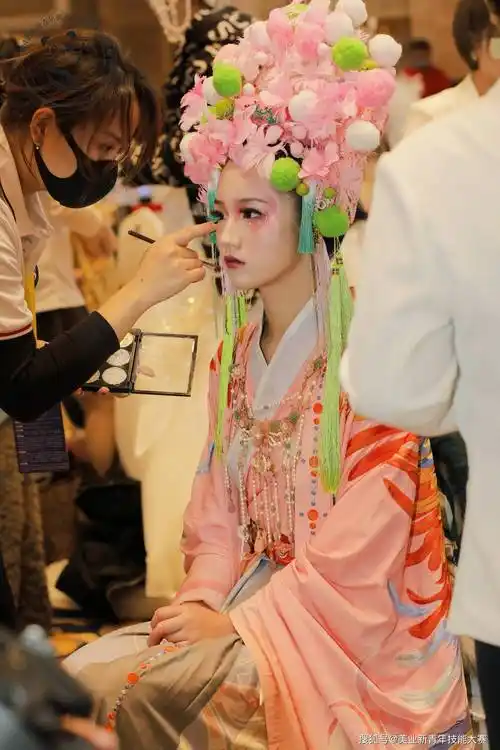 化妆师的竞技舞台第四届西部美业新青年职业技能大赛