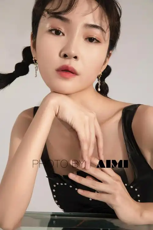 饰品时尚摄影耳饰模特造型策划棚拍拍摄__财经头条