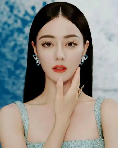 9位90后女明星的璀璨光芒 随着时代的推进,90后女明星在娱乐圈中逐渐