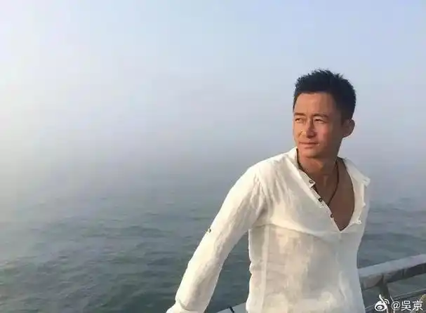 吴京被爆得艾滋?薛之谦牵出黑料旧瓜?汪东城借贾玲?自