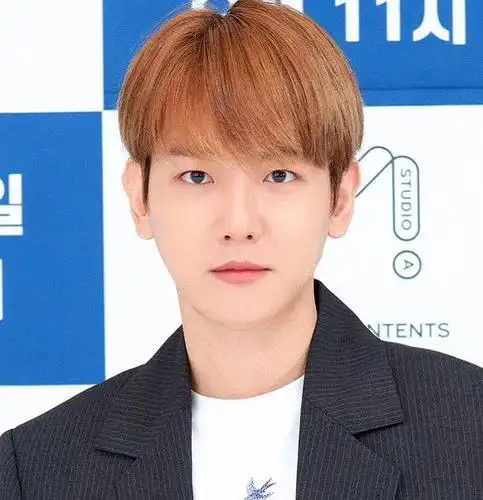 边伯贤你太敢说了自曝和金钟仁泰容游泳重点什么也没有穿