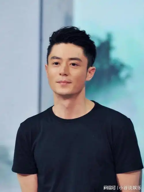 林心如48岁生日照曝光, 与许玮甯贴脸合拍, 皮肤雪白状态佳|霍建华