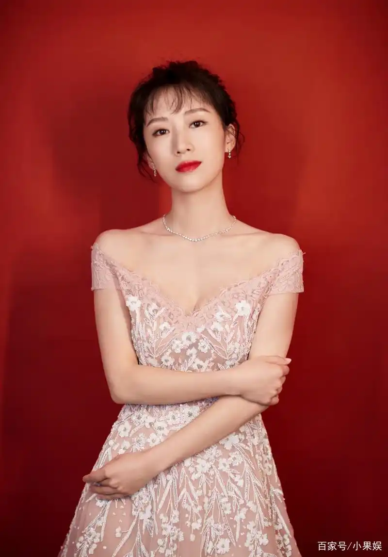 李念～端庄大气