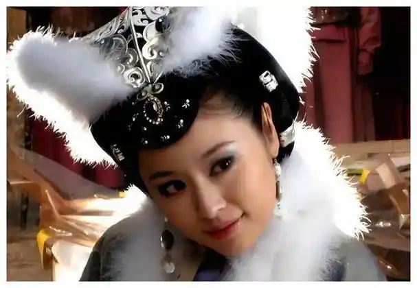 苏妲己集齐八大美艳妩媚佳丽,风华绝代,引人入胜,众人仰慕.